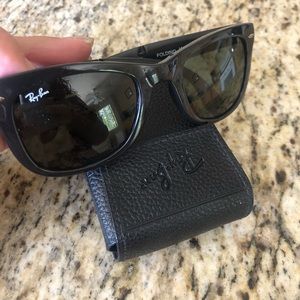 NIB RayBan Wayfarer Folding Sunglasses. Unisex